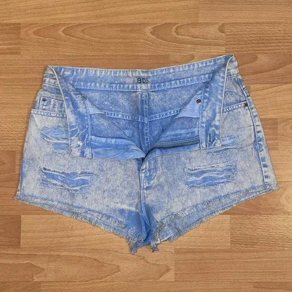 High Waisted Acid Ripped Jean Shorts - Picture 3 of 8